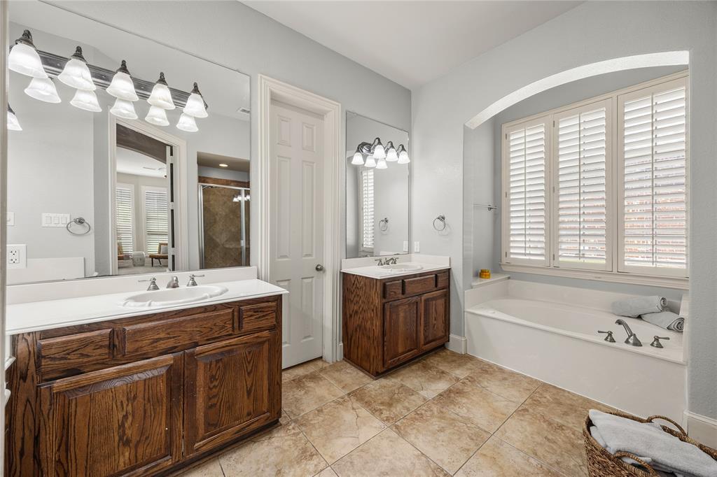10974 Apple Valley Drive Property Photo 23