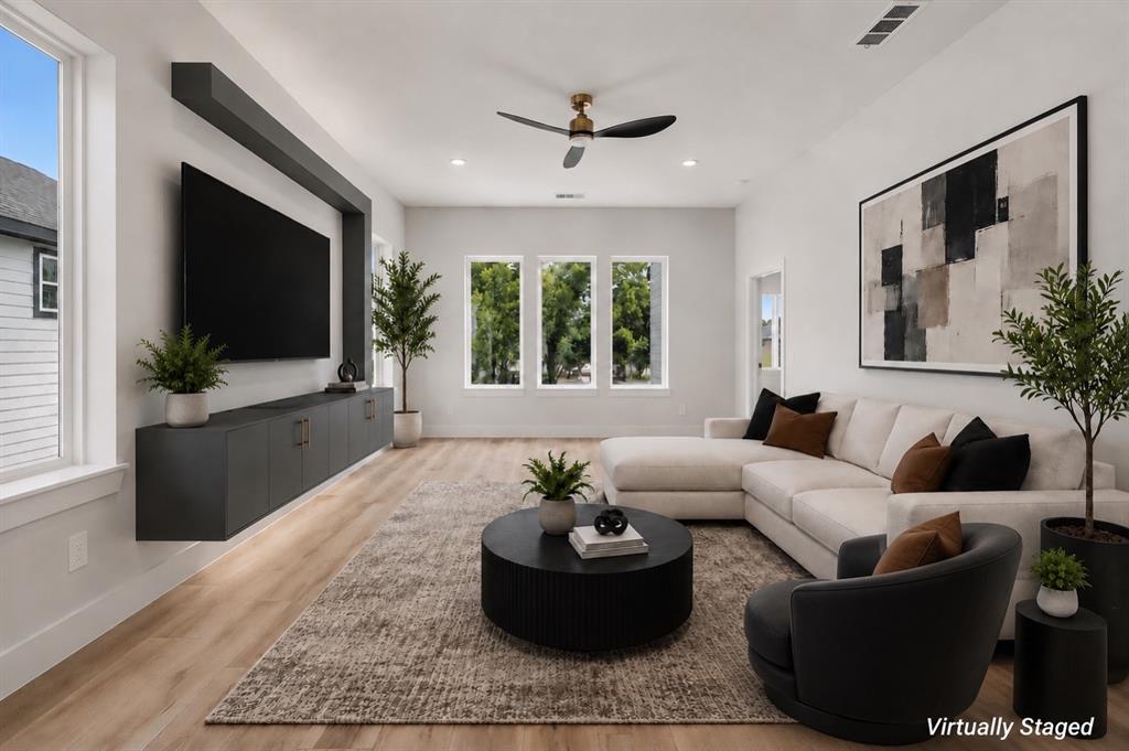 3914 Harlingen Street Property Photo 1