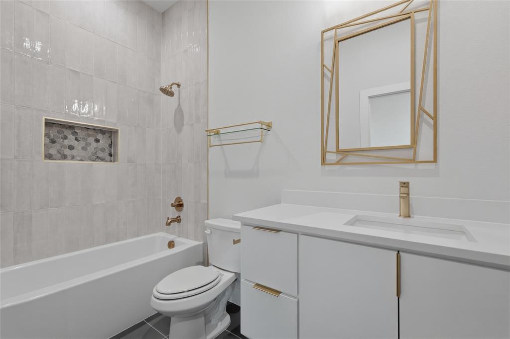 3914 Harlingen Street Property Photo 23