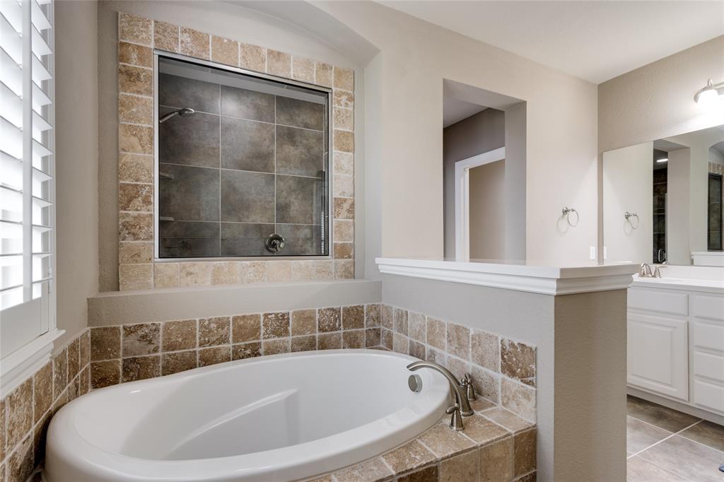 225 Lilypad Bend Property Photo 13