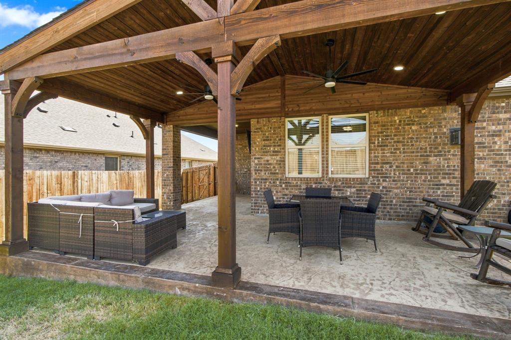 11217 Shady Meadows Way Property Photo 4