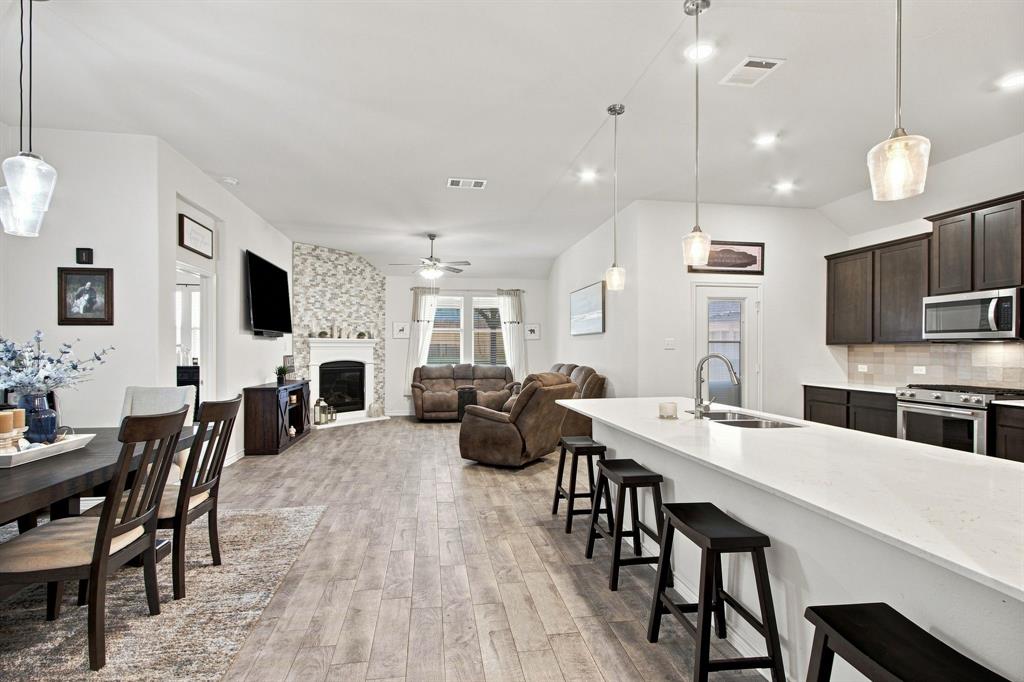 11217 Shady Meadows Way Property Photo 7