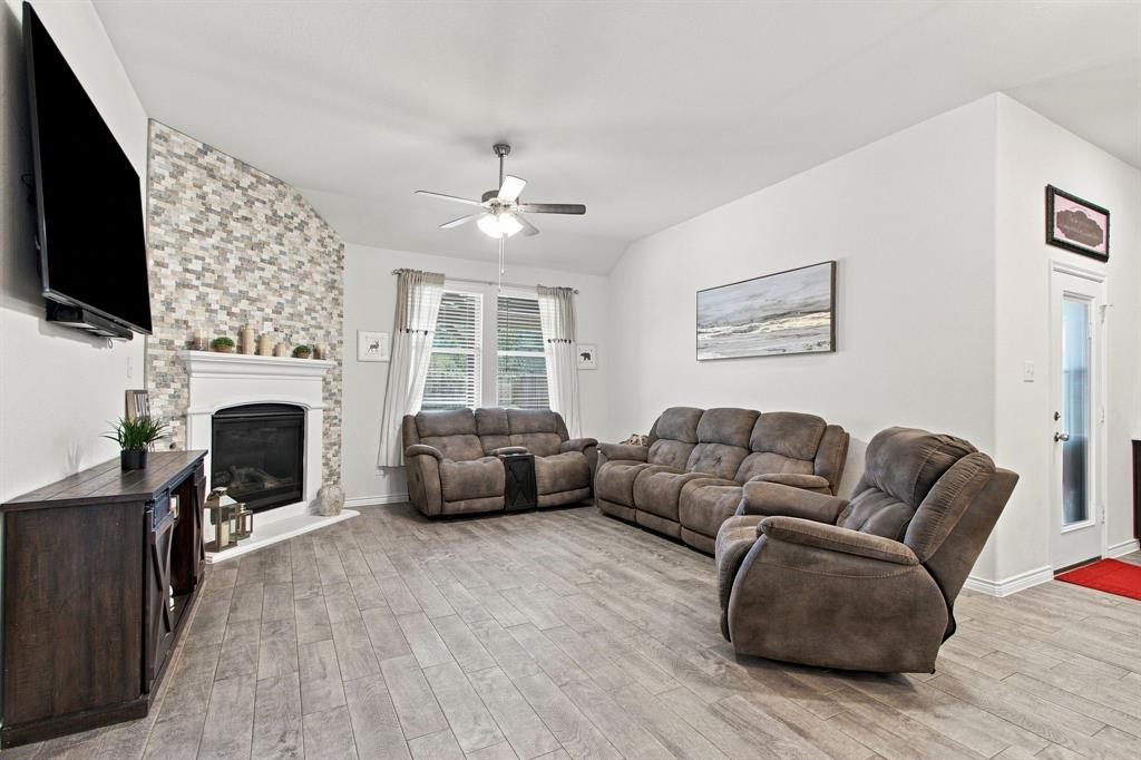 11217 Shady Meadows Way Property Photo 8