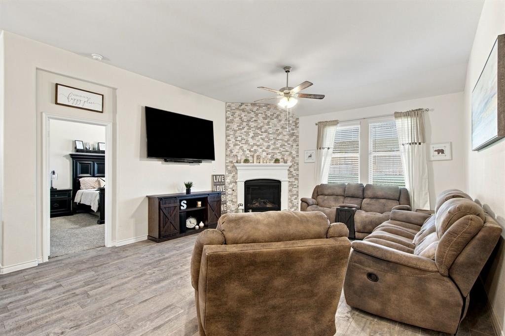 11217 Shady Meadows Way Property Photo 9