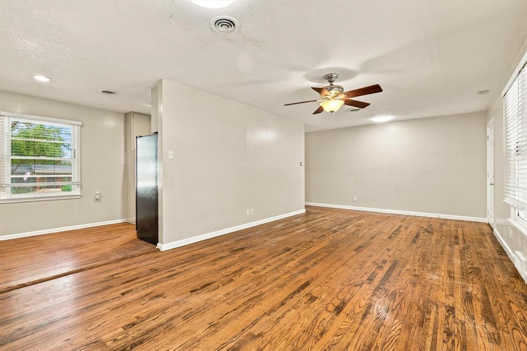 204 University Drive Property Photo 5