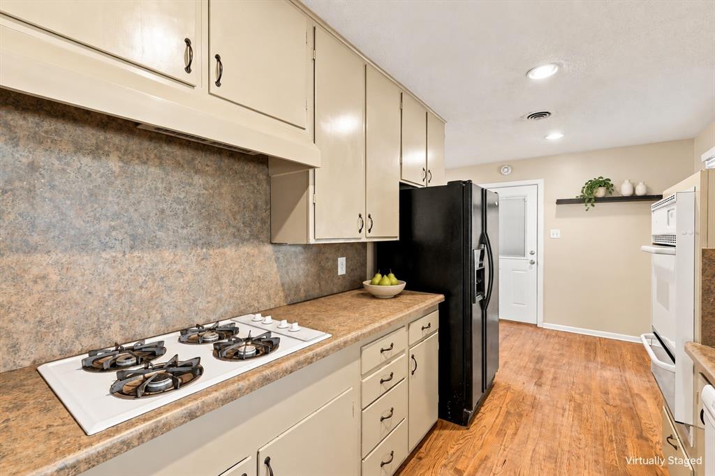 204 University Drive Property Photo 6