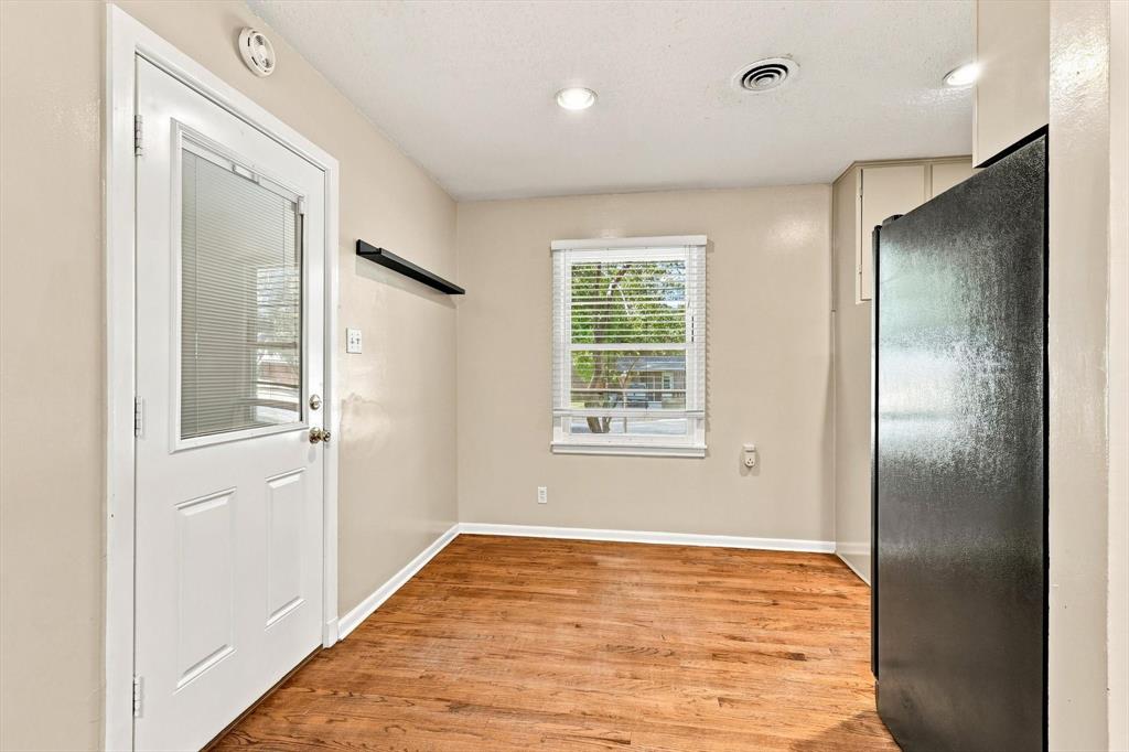 204 University Drive Property Photo 7