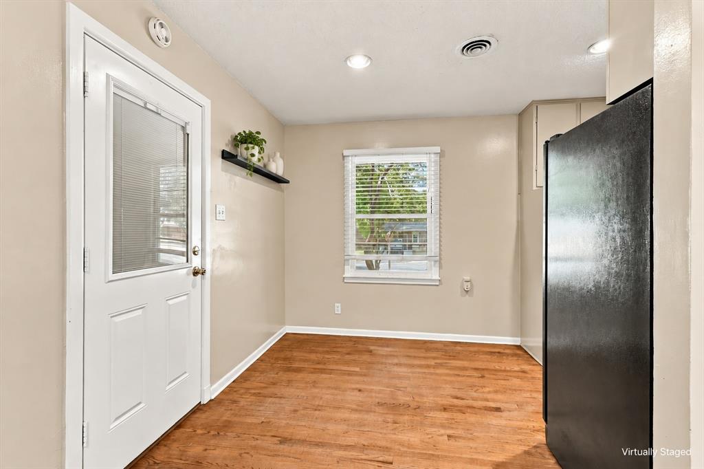 204 University Drive Property Photo 8