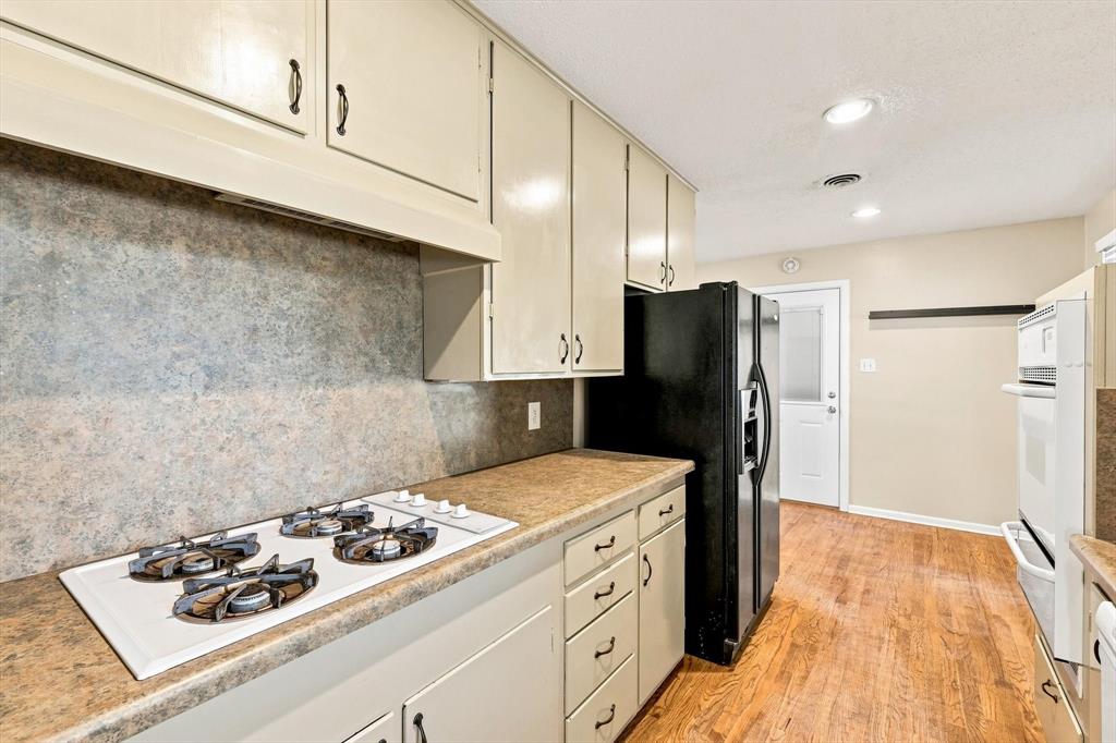 204 University Drive Property Photo 10