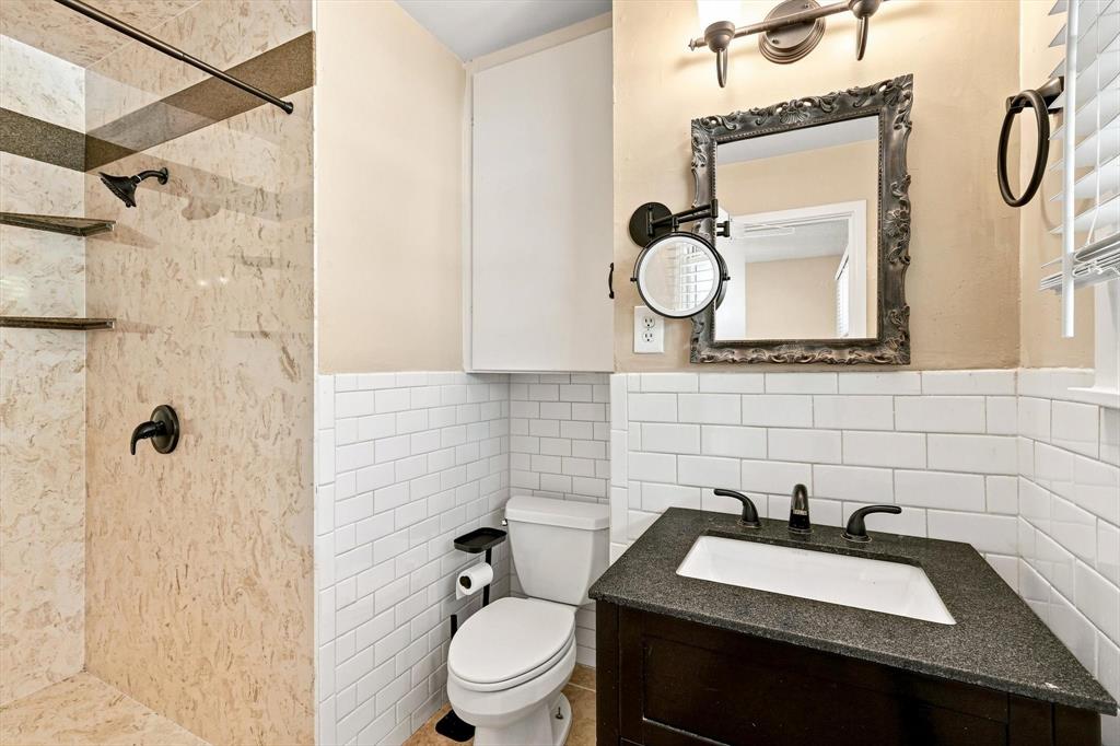 204 University Drive Property Photo 14