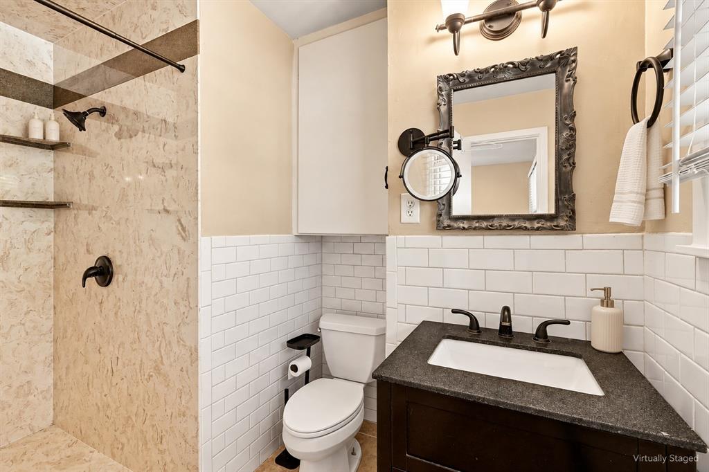 204 University Drive Property Photo 14