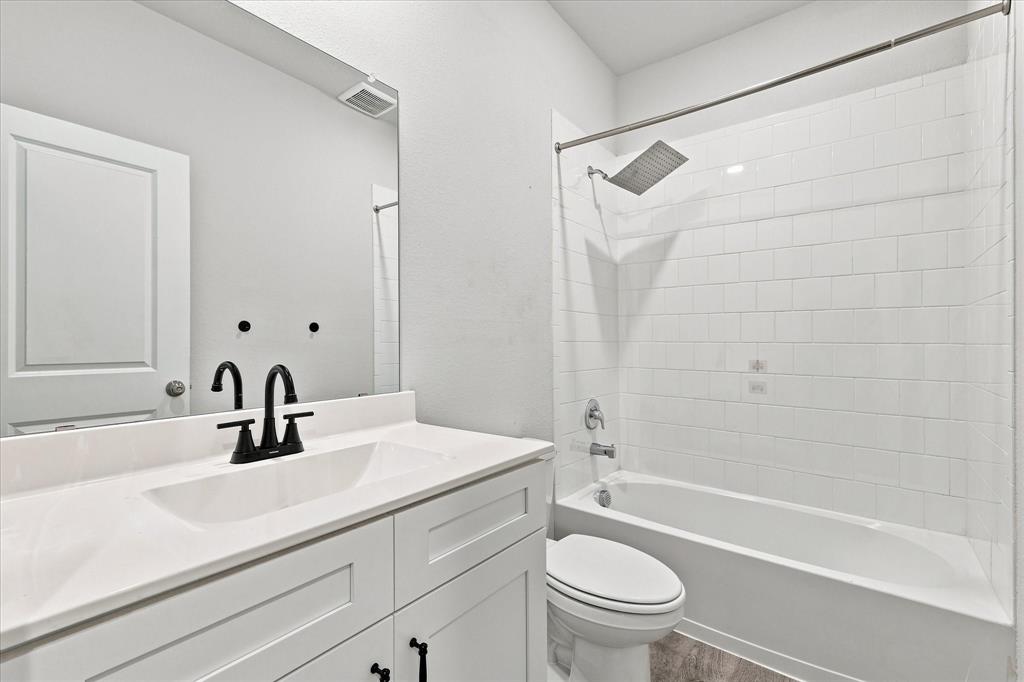 416 Passenger Trail Property Photo 16