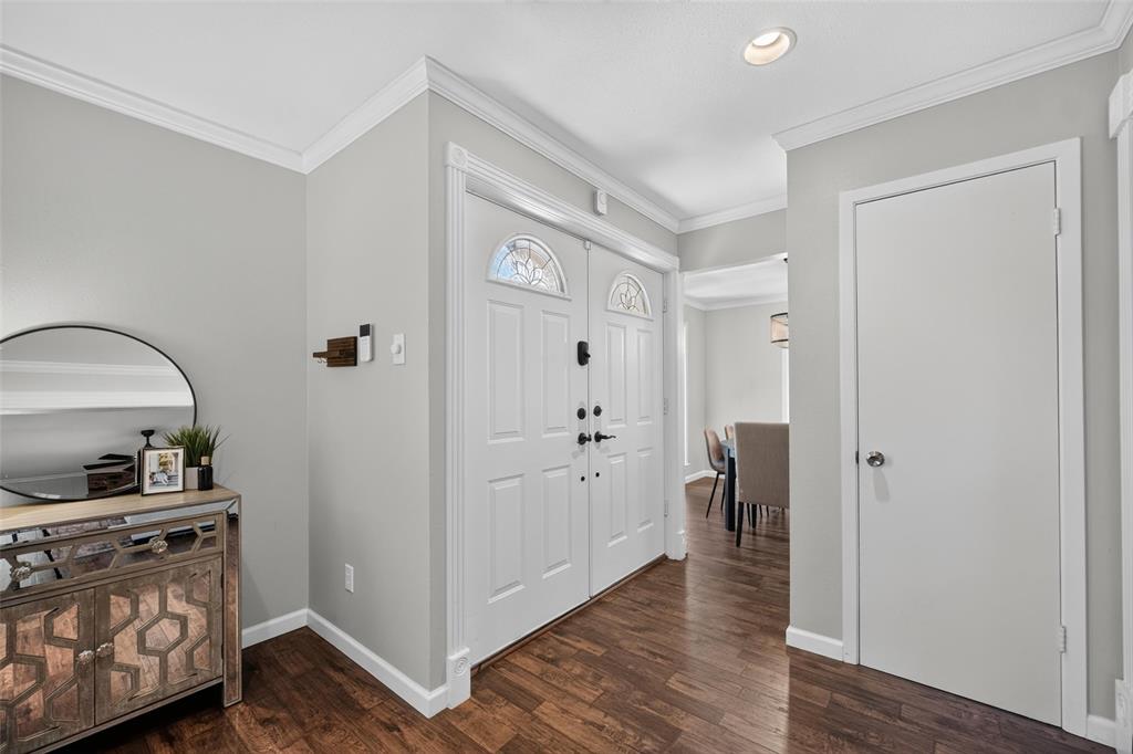 1619 University Drive Property Photo 3