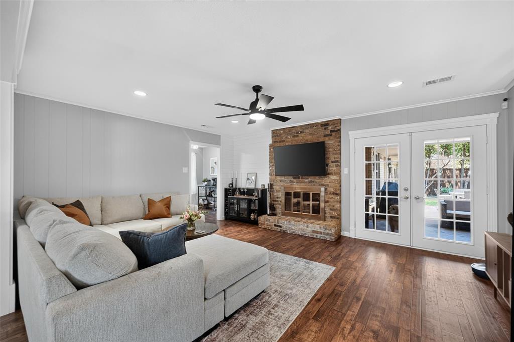 1619 University Drive Property Photo 8