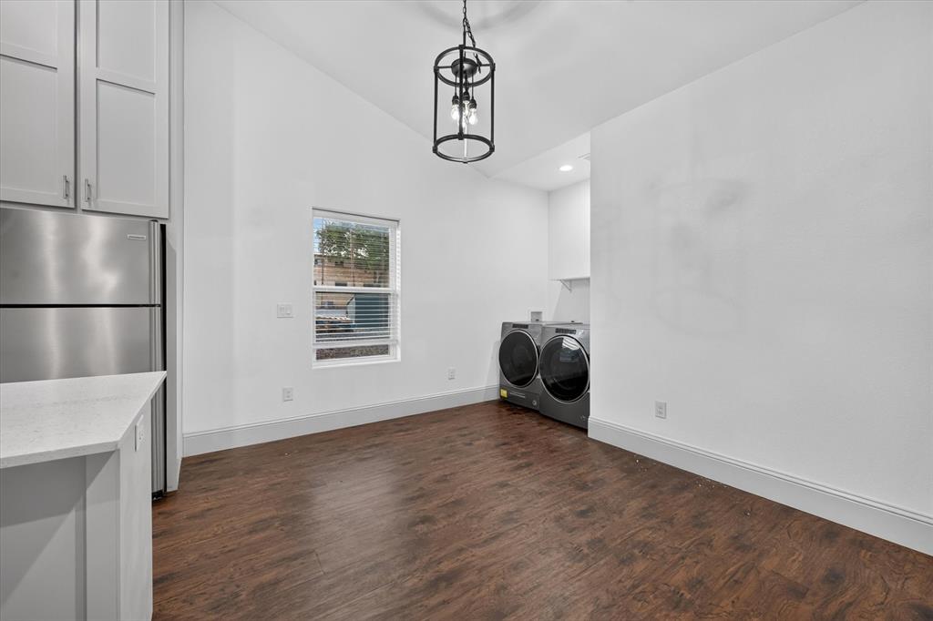 1216 W Nelson Street Property Photo 8