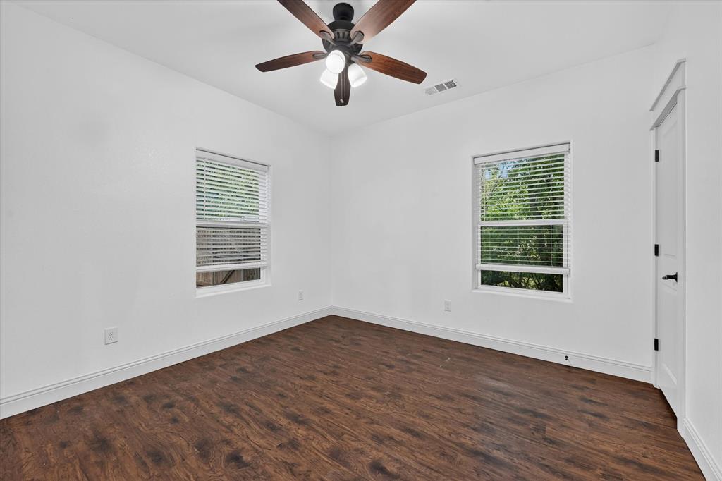 1216 W Nelson Street Property Photo 13