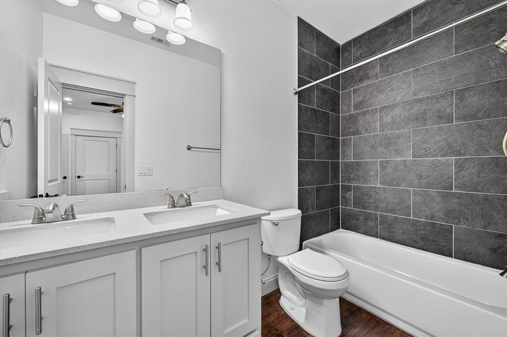 1216 W Nelson Street Property Photo 17