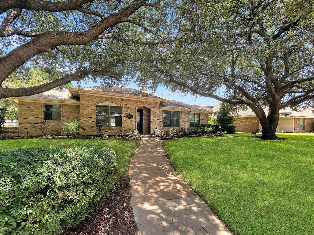 2312 Bush Circle Property Photo 1