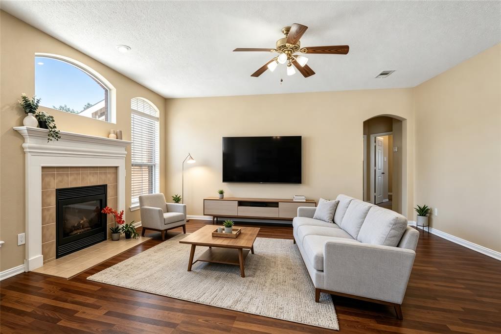 528 Blackfield Drive Property Photo 9