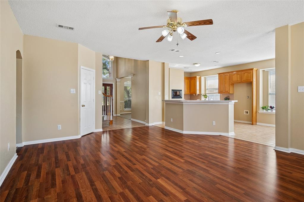 528 Blackfield Drive Property Photo 10
