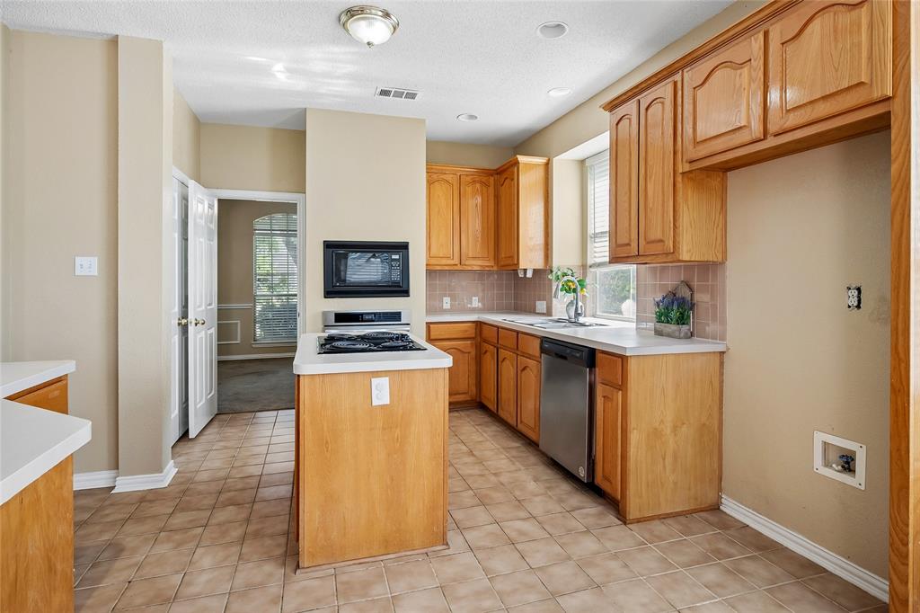 528 Blackfield Drive Property Photo 15
