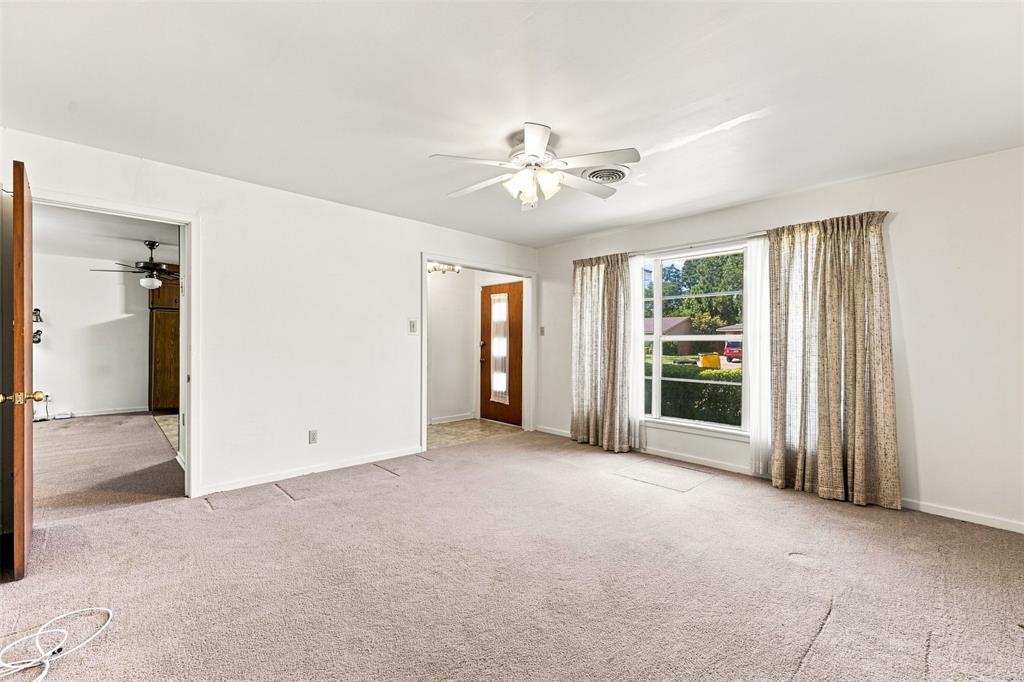 106 Royal Drive Property Photo 6