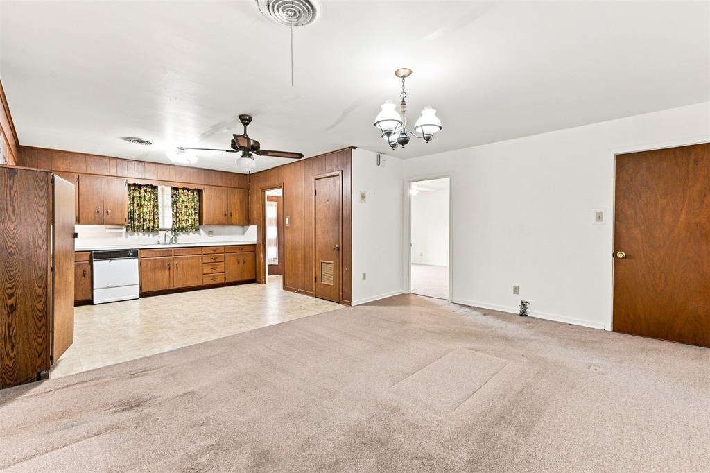 106 Royal Drive Property Photo 8