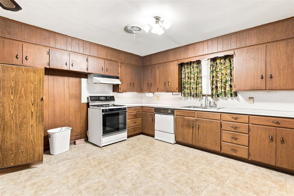 106 Royal Drive Property Photo 11