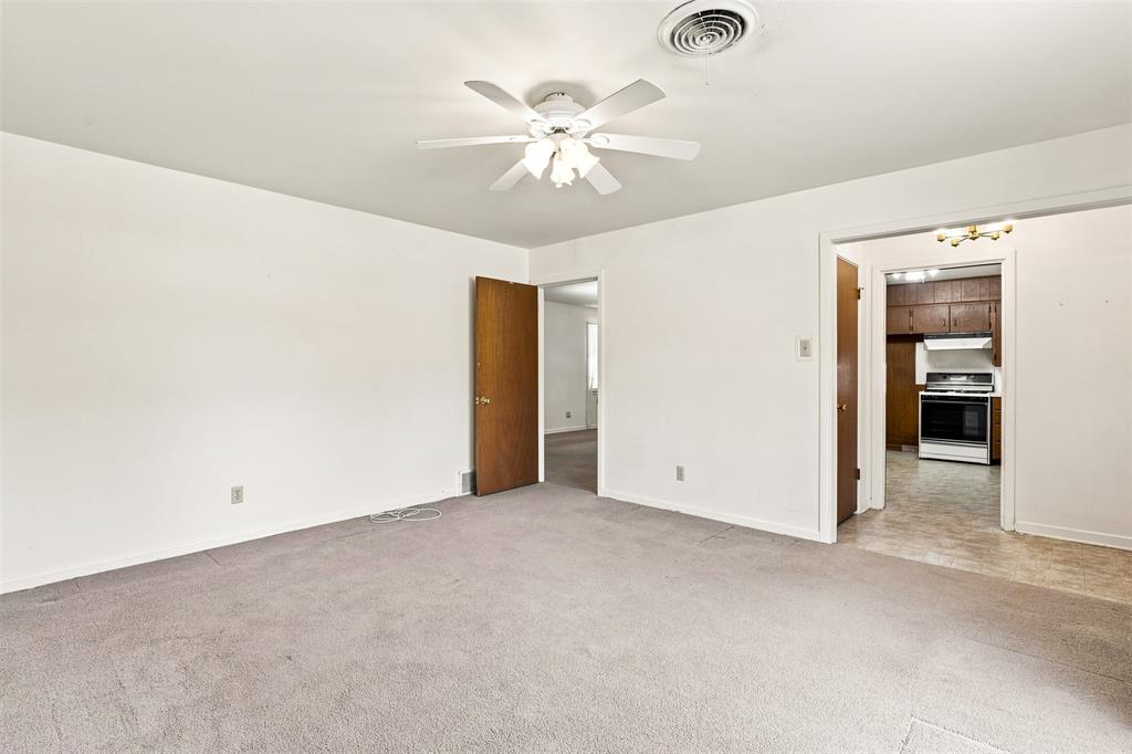 106 Royal Drive Property Photo 14