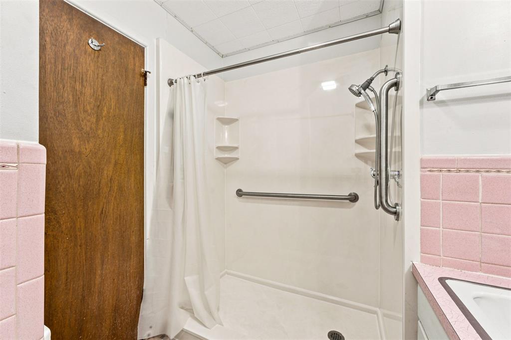 106 Royal Drive Property Photo 21