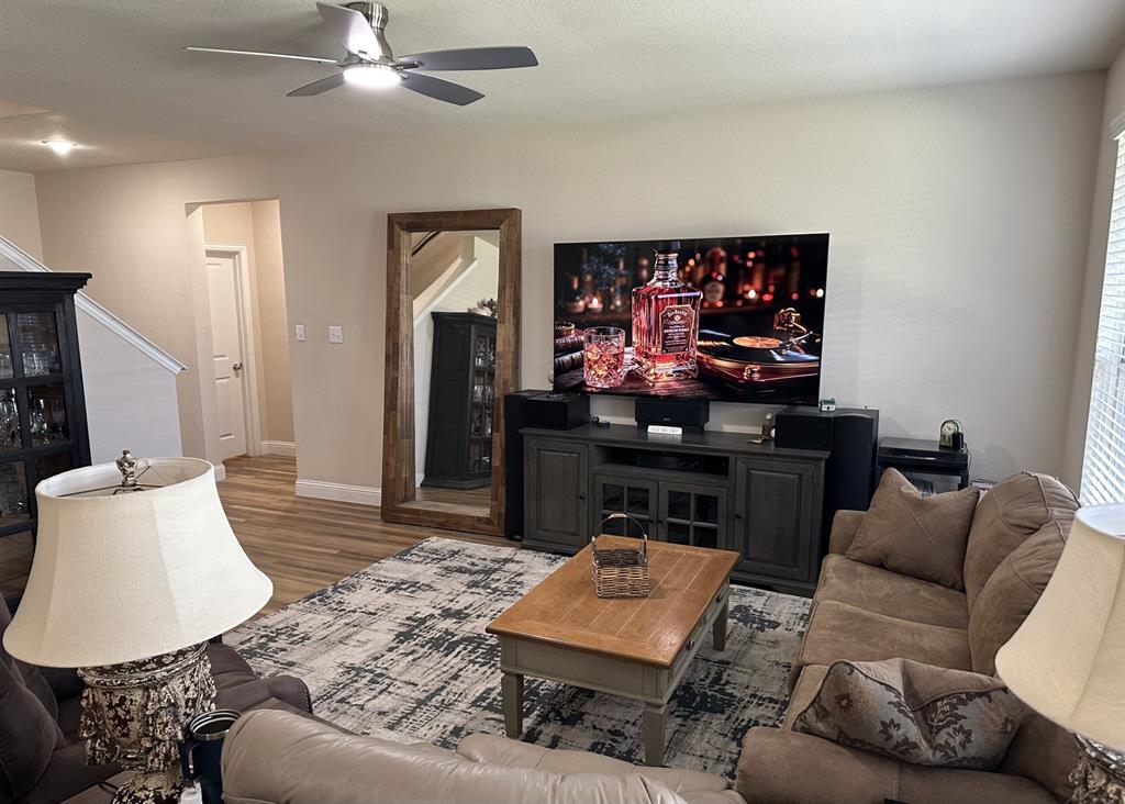 1206 Erika Property Photo 4