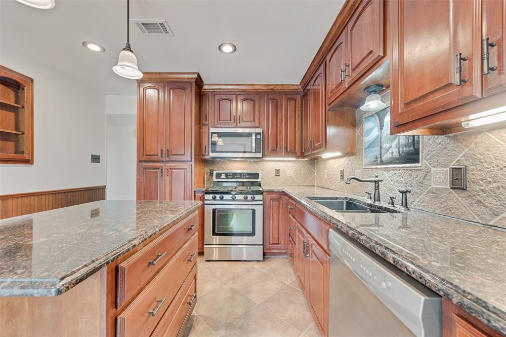 4612 Gleneagle Street Property Photo 1