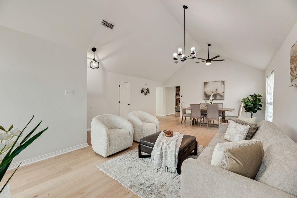 1412 Melody Lane Property Photo 5