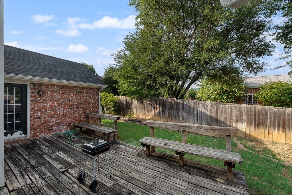 1412 Melody Lane Property Photo 18