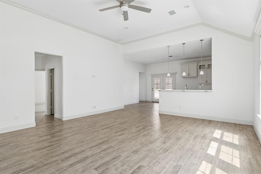 395 Waters Ridge Drive Property Photo 5