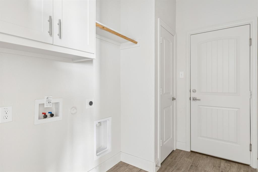 395 Waters Ridge Drive Property Photo 15