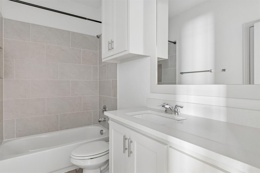395 Waters Ridge Drive Property Photo 16