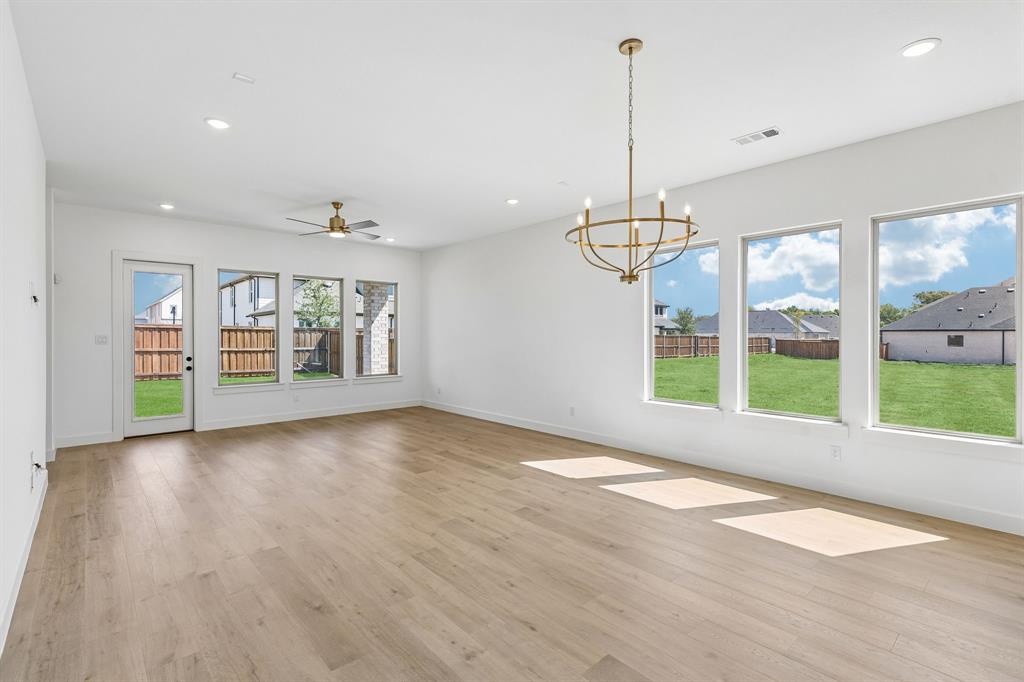 1820 Vetiver Glow Drive Property Photo 9