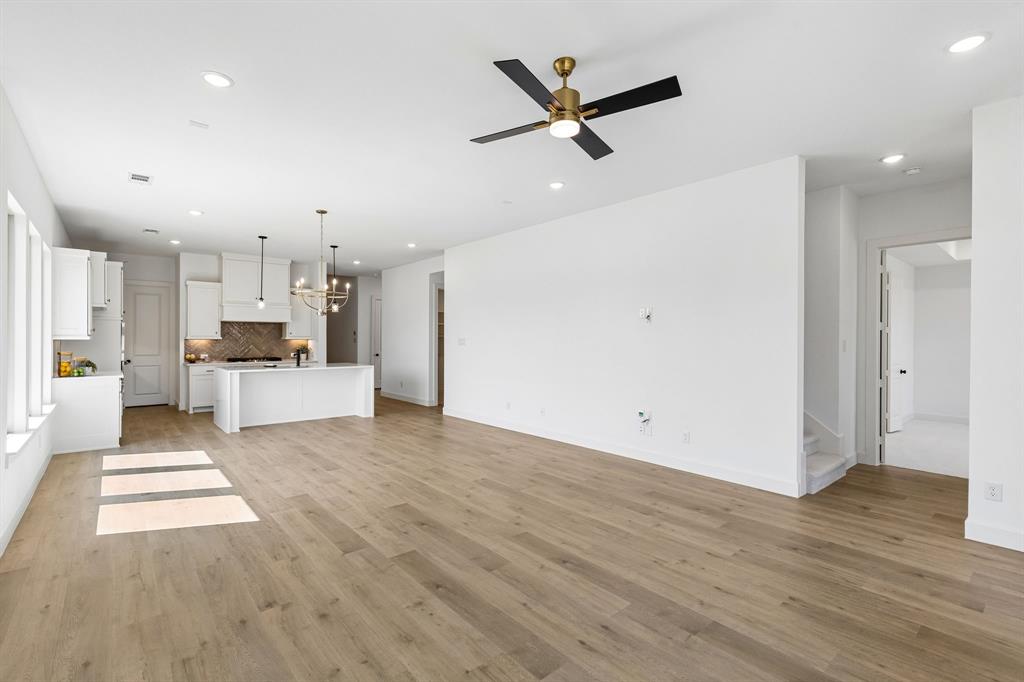 1820 Vetiver Glow Drive Property Photo 11