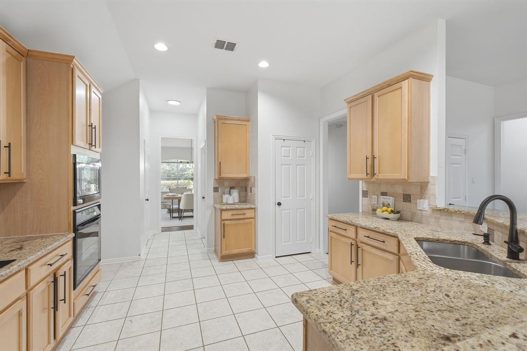 5533 Glenview Lane Property Photo 15