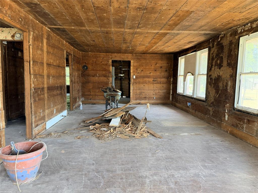 304 E 1st Avenue Property Photo 2