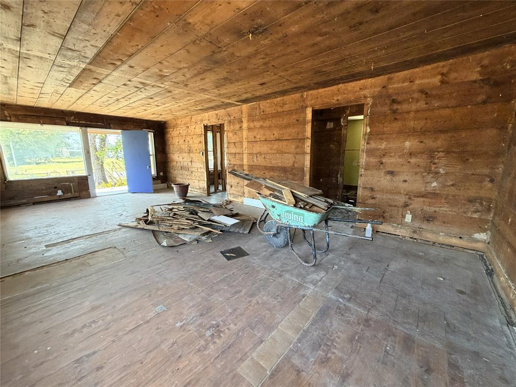 304 E 1st Avenue Property Photo 8
