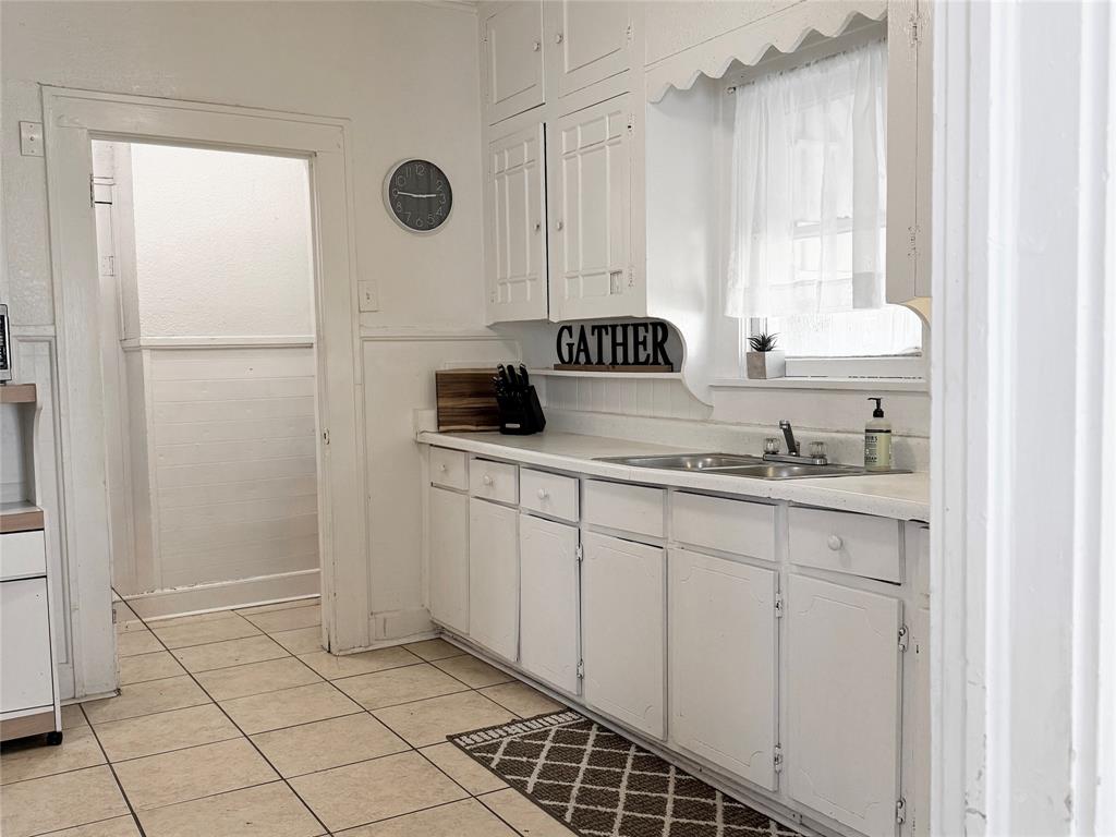 944 Marion Avenue Property Photo 11