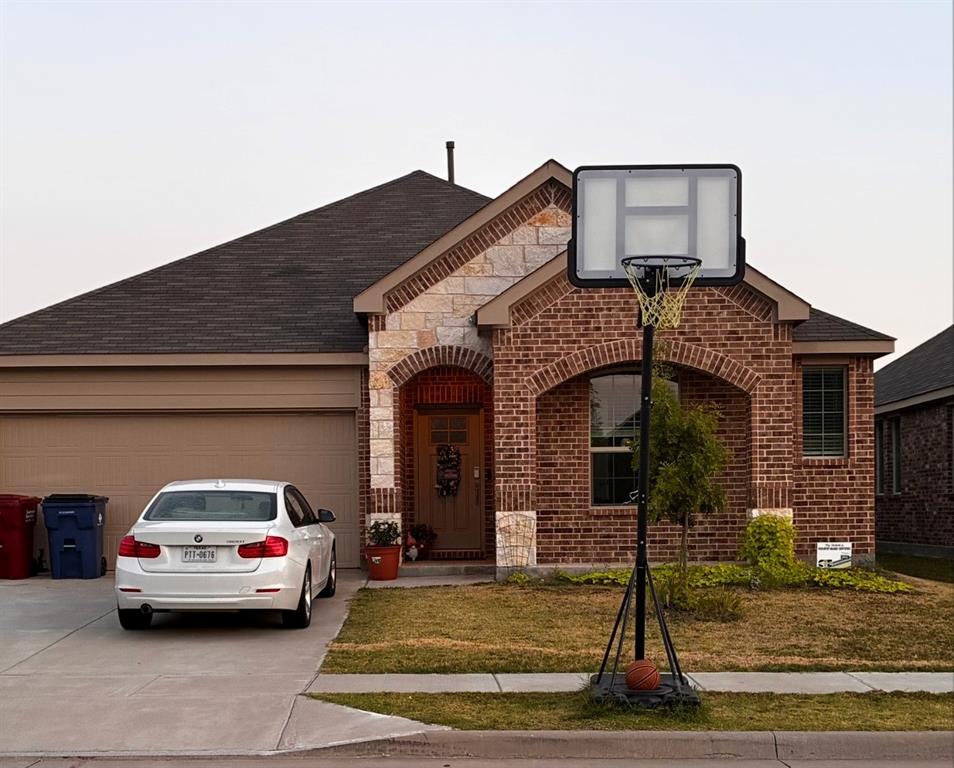 2114 Donker Drive Property Photo 1