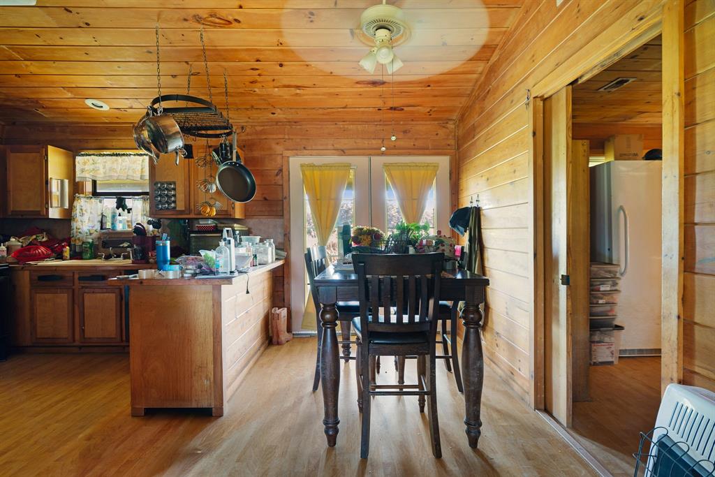 1251 County Road 2232 Property Photo 5