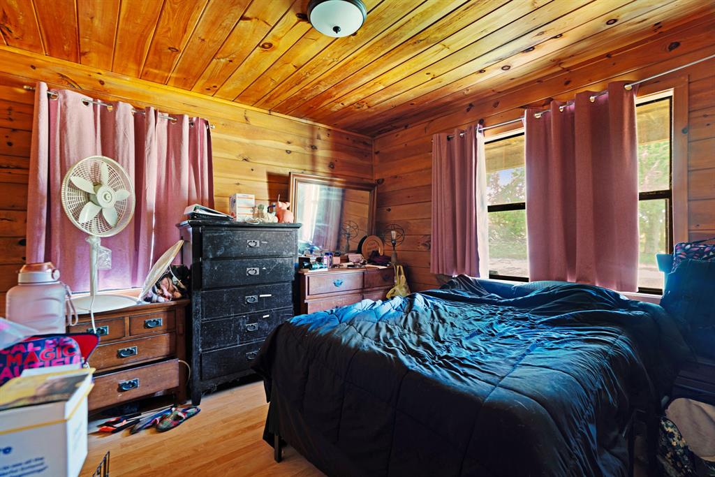 1251 County Road 2232 Property Photo 8