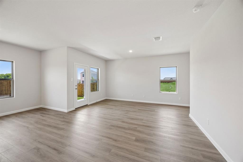 1223 Briar Street Property Photo 5