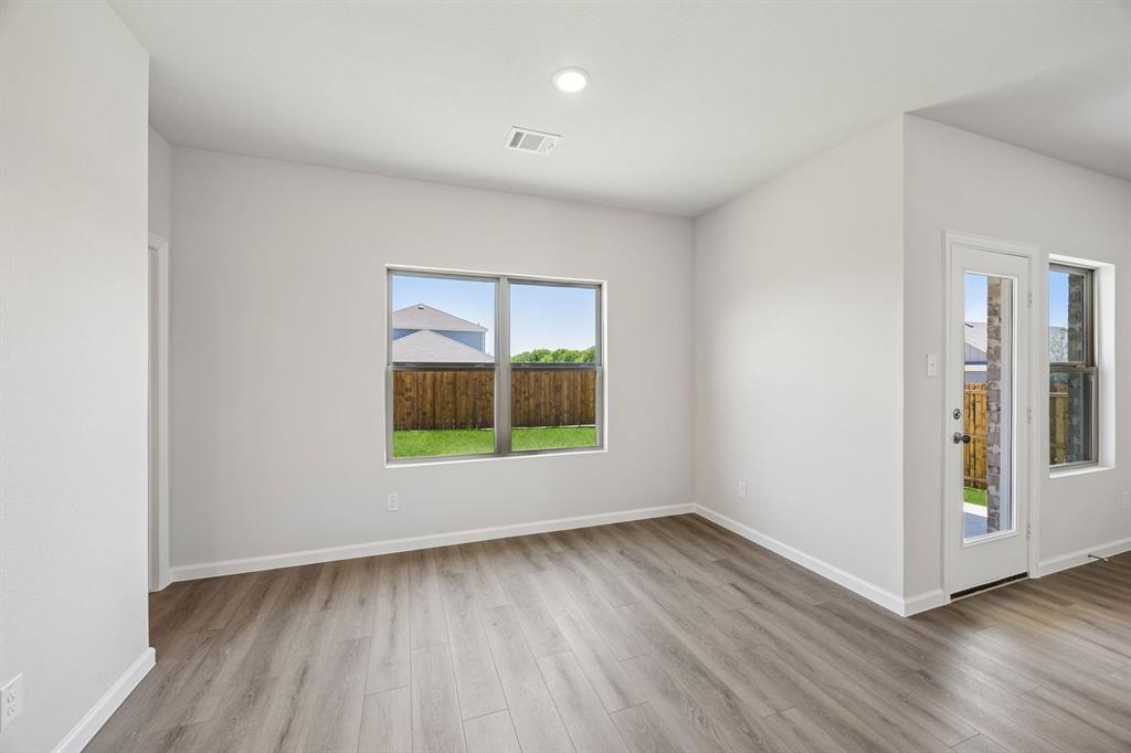 1223 Briar Street Property Photo 6