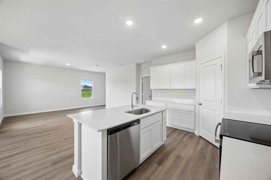 1223 Briar Street Property Photo 9