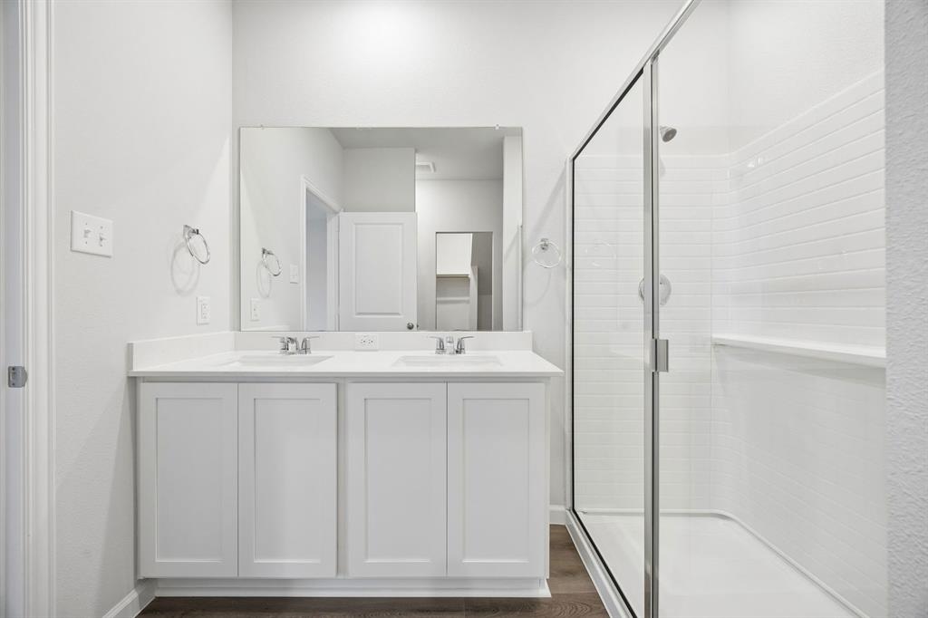 1223 Briar Street Property Photo 14